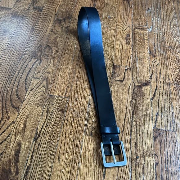 Michael Kors Men’s black leather belt. - Picture 4 of 5